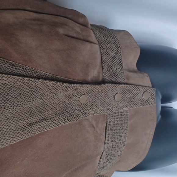 Vintage 80’s Cropped Leather Jacket Tan Suede Size Medium, zip out lining - Picture 8 of 12